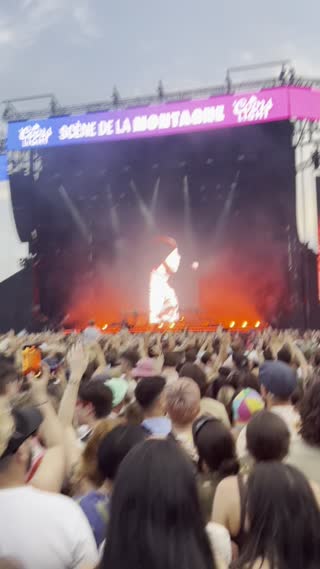 Video from Fred Again @ Osh ‘23 on August 7, 2023