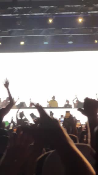Video from Black Coffee @ OfF Piknic, Montréal on July 1, 2025