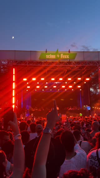 Video from Black Coffee @ OfF Piknic, Montréal on July 1, 2025