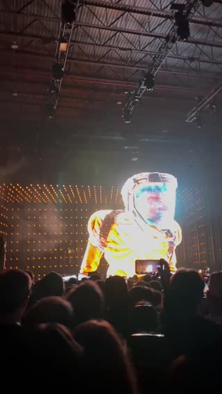 Video from Holo NYC 11.25 on November 26, 2023