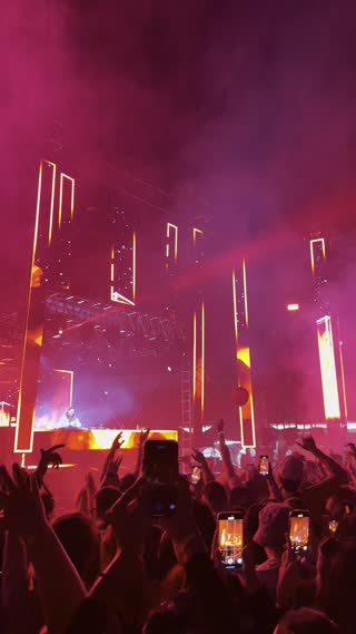 Video from Tiësto @ Riverside on September 13, 2025