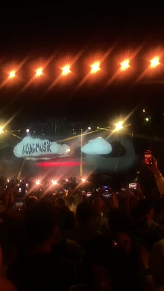 Video from Kloud NYC 23 - Curated by @grouptherapy_eg on July 2, 2023