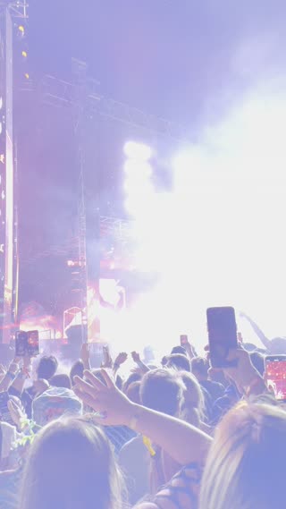 Video from Tiësto @ Riverside on September 13, 2025