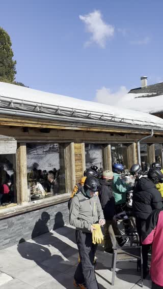 Video from 120 DRE - LE CHAT PERDU - Chums Cafe Bretaye on March 1, 2025