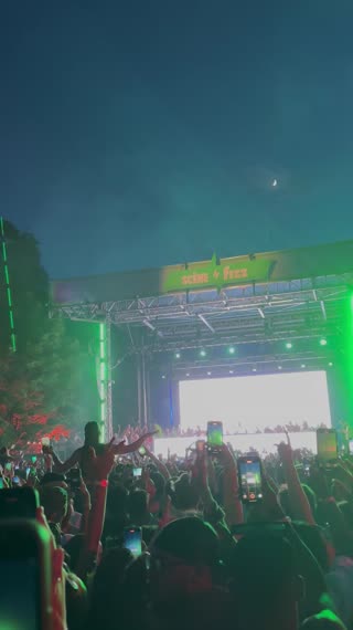 Video from Black Coffee @ OfF Piknic, Montréal on July 1, 2025