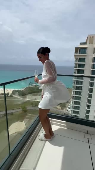 Video from Julia & Costa on April 26, 2025