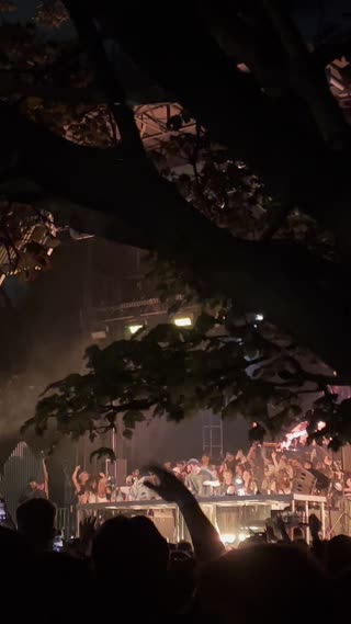 Video from Fred Again @ OfF Piknic, Montréal on October 6, 2024