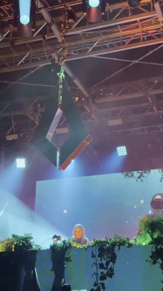 Video from Nora en Pure (Scène Fizz) on October 18, 2025