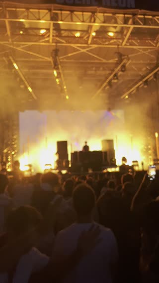 Video from Dixon at Ile Soniq 2022 on August 6, 2022