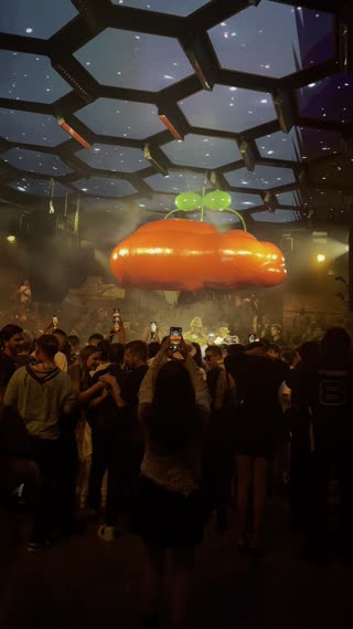 Video from Keinemusik @ Pacha 2025 on May 18, 2025