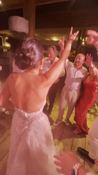 Video from Julia & Costa on April 27, 2025