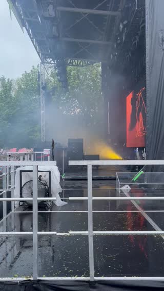 Video from Armin Van Buuren @ OfF Piknic, Montréal on May 18, 2025
