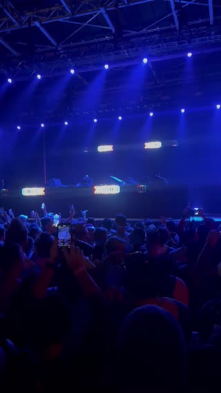 Video from Carl Cox (Scène Fizz) on October 4, 2025