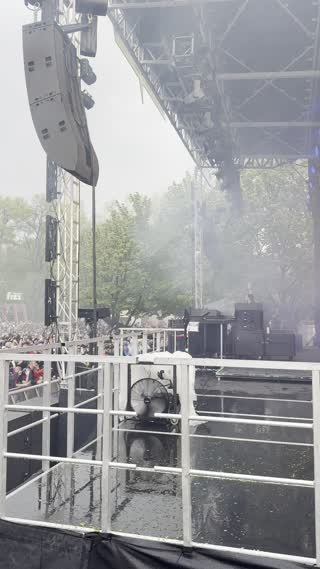 Video from Armin Van Buuren @ OfF Piknic, Montréal on May 17, 2025