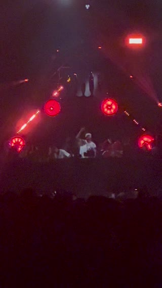 Video from DHB @ OfF Piknic, Montréal on June 28, 2025