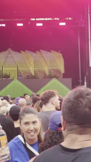 Video from Hernan Cattaneo (Scène Fizz) on August 23, 2025