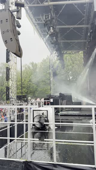Video from Armin Van Buuren @ OfF Piknic, Montréal on May 17, 2025