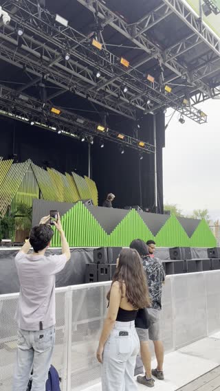 Video from Hernan Cattaneo (Scène Fizz) on August 23, 2025