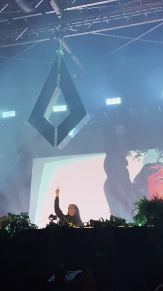 Video from Nora en Pure (Scène Fizz) on October 18, 2025