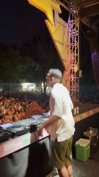 Video from Piknic Electronik  on July 29, 2024