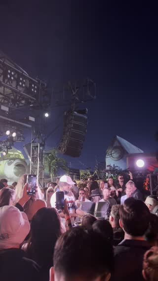 Video from &Me @ Toejam Backlot on December 8, 2024